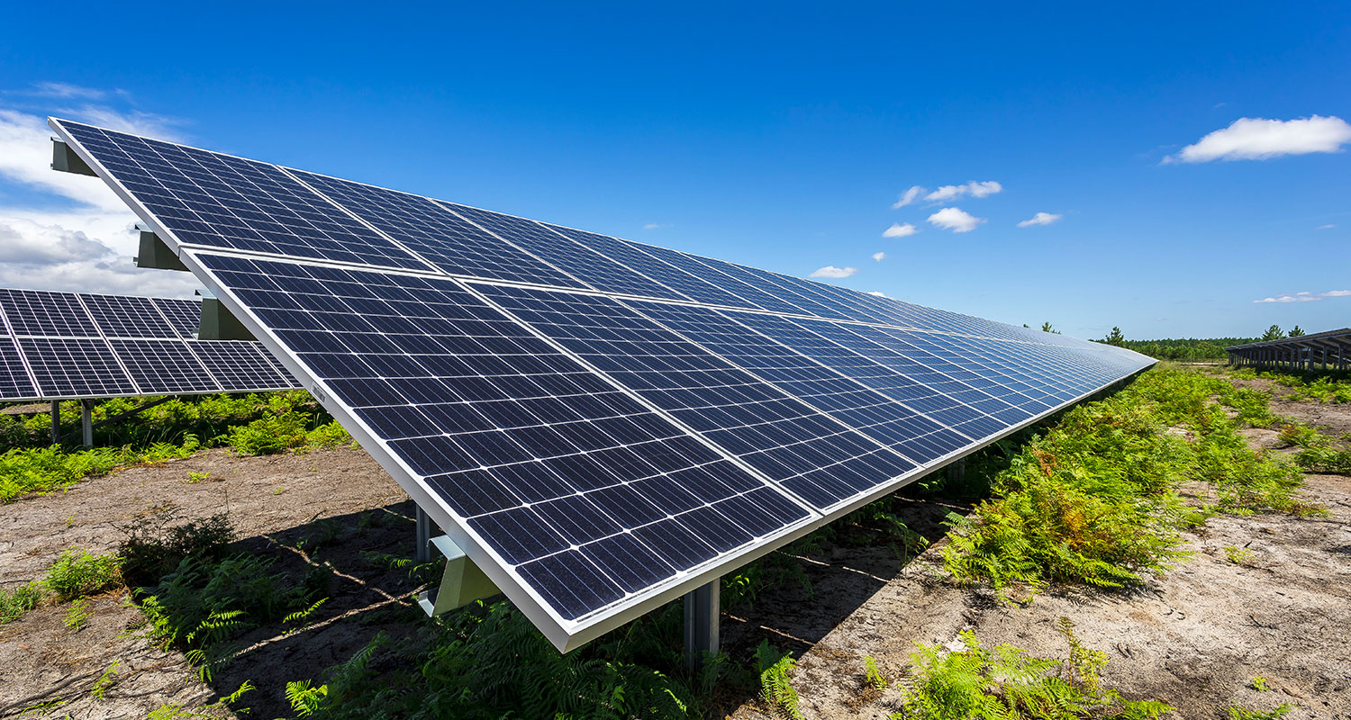 10 000 panneaux solaires déjà installés sur la ferme solaire de Marcoussis (91)