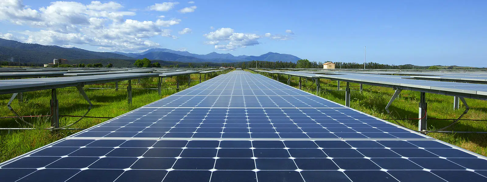 Nouvelles du soleil en Dordogne : construction de la centrale solaire photovoltaïque de Milhac