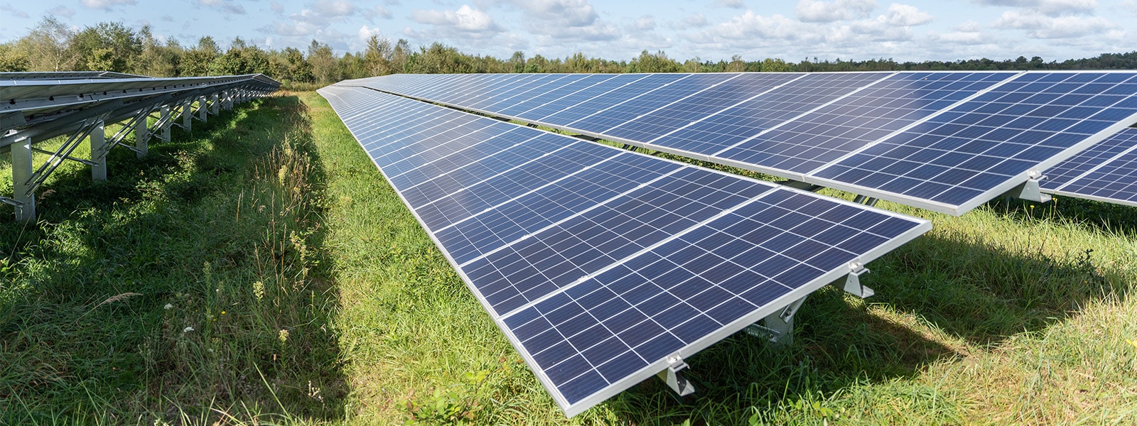 Arrivée des 1ers panneaux solaires sur la centrale de l’Etang Bertrand en Corrèze