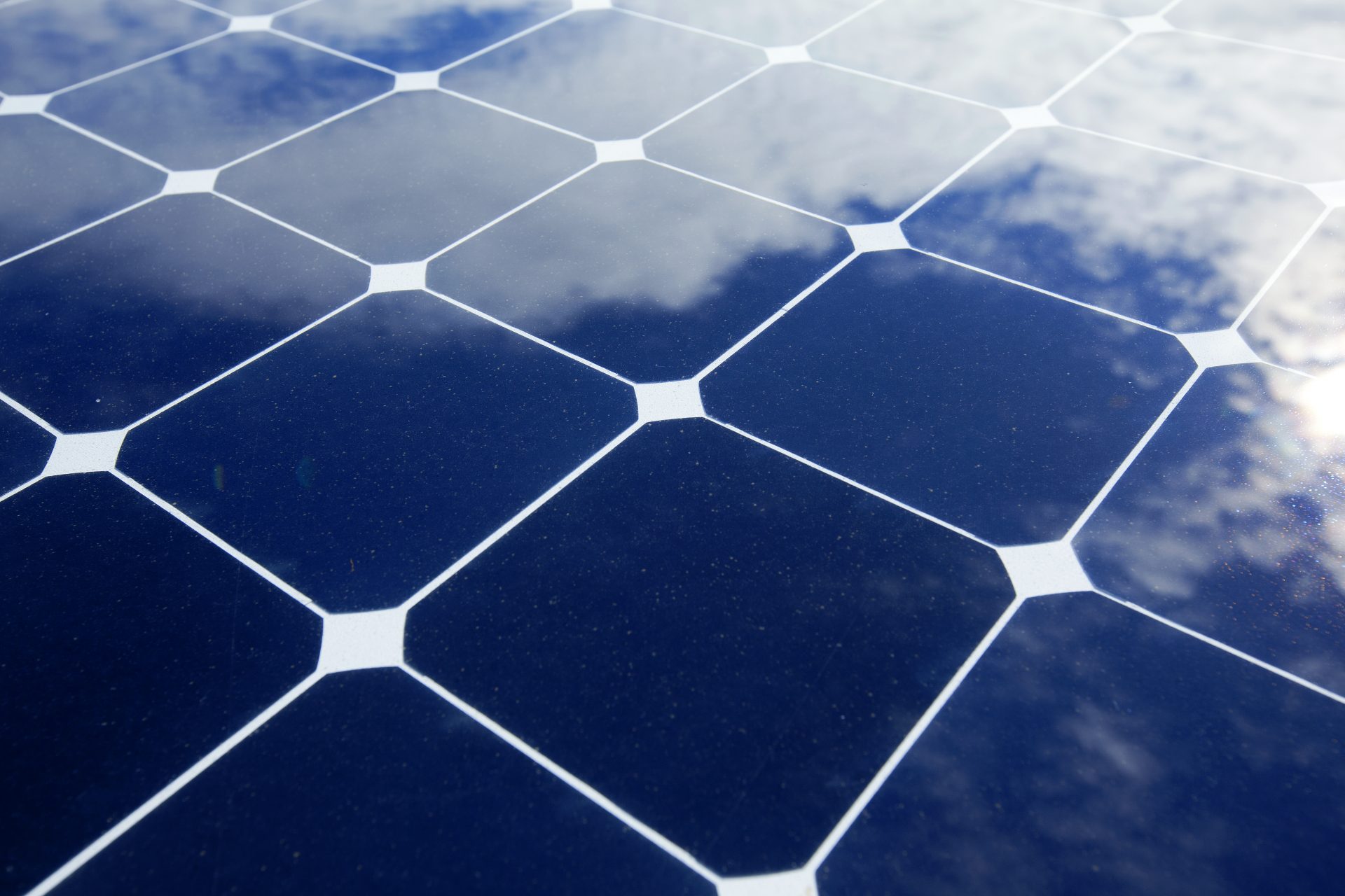 ENGIE Green, le CEA et la start-up SOLREED, partenaires pour améliorer la durabilité des panneaux solaires 
