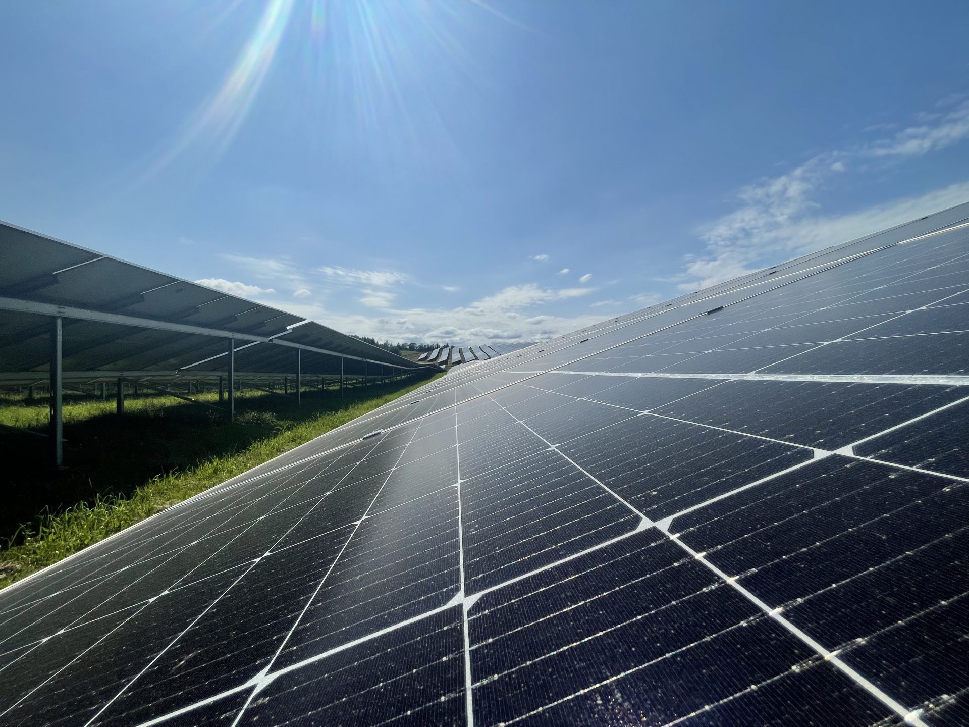 Nouvelles du soleil en Corrèze : construction de la centrale photovoltaïque de la Zone d’Activité de l’Étang Bertrand