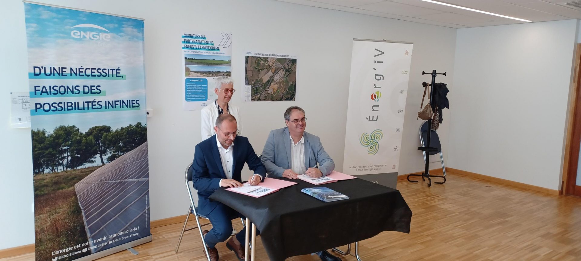 Signature du partenariat entre Energ’iV et ENGIE Green pour la réalisation du projet solaire du Rheu (35)
